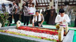 Jelang Hari Bhayangkara, Kapolri Ziarah ke Makam Gus Dur