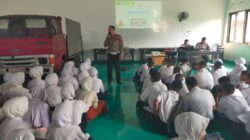 Polsek Jetis Polres Mojokerto Kota Hadir di MPLS: Menanamkan Kesadaran Safety Riding, Bahaya NAPZA, dan Stop Bullying