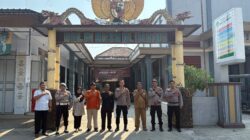 ​Rangkul Perangkat Desa, Kapolsek Tarokan: “Kita Adalah Keluarga untuk Keamanan Bersama”
