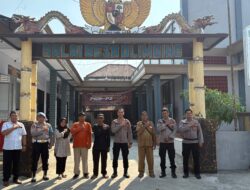​Rangkul Perangkat Desa, Kapolsek Tarokan: “Kita Adalah Keluarga untuk Keamanan Bersama”