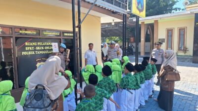 Polsek Tanggulangin Sambut Kunjungan MATSAMA MI Al Hikmah Kalidawir, Kenalkan Profesi Polisi Sejak Dini.