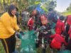 Kompak Peduli Lingkungan, Bersihkan Afvoer di Gedangan