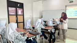 SMP Al Muslim x BNN Sidoarjo Gelar FGD “Berani Beda, Menolak Tanpa Ragu