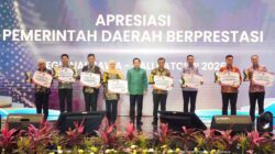 Bupati Subandi Terima Penghargaan Mendagri atas Keberhasilan Pemkab Sidoarjo Pengelolaan Sampah dan Lingkungan Asri