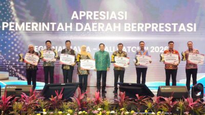 Bupati Subandi Terima Penghargaan Mendagri atas Keberhasilan Pemkab Sidoarjo Pengelolaan Sampah dan Lingkungan Asri