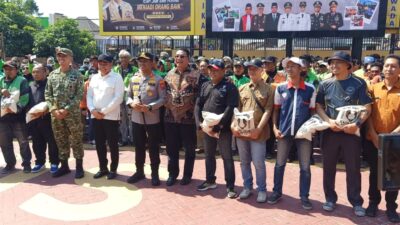 1000 Hari Kepergian Alfan Kurniawan, Forkopimda Sidoarjo Bagikan Sembako untuk 1.000 Ojol