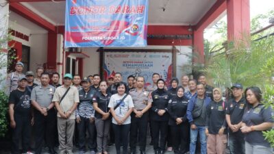 Polresta Sidoarjo Bersama Wartawan dan Netizen Donorkan Darah Peringati 75 Tahun Humas Polri