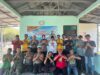 Sambangi Nelayan Gisik Cemandi, Kapolsek Sedati Perkuat Sinergi dan Salurkan Bantuan Kaos