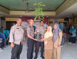 Sidoarjo Asri Sejuk Satbinmas Polresta Sidoarjo Gencarkan Green Policing di Desa Banjar Panji