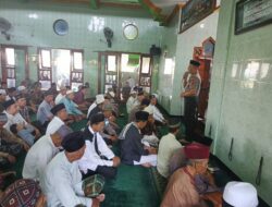 Sholat Jumat Keliling di Masjid An-Nur Panggreh, Kapolsek Jabon Perkuat Silaturahmi dan Harkamtibmas